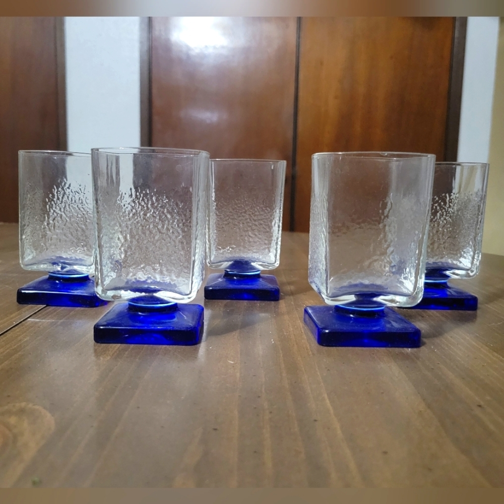 BORMIOLI ROCCO Glasses Cobalt Blue Square Base textured Set of 5 Italy